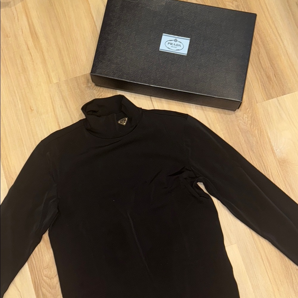 Men’s Prada Black Turtleneck with Logo Detail worn once dry cleaned medium - Picture 2 of 8